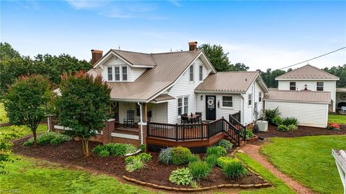 3412 Smithtown Rd, East Bend, NC, 27018-8258 | Card Image