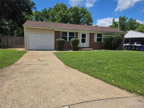 2705 Essex Street, St Charles, MO, 63301 | Card Image