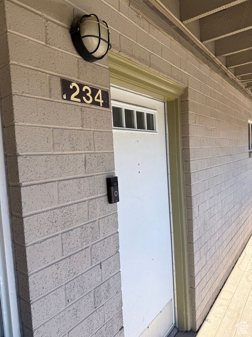 apt-234-650 N 300 W, Salt Lake City, UT, 84103-1378 | Card Image