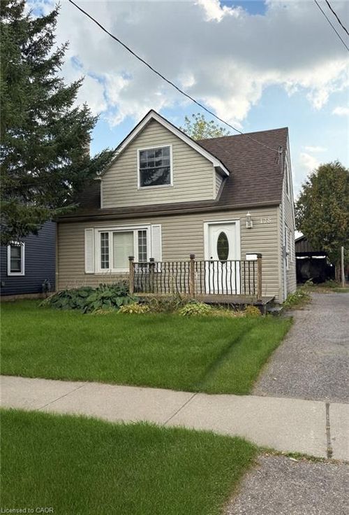 128 Wilkes St, Brantford, ON, N3T4W3 | Card Image
