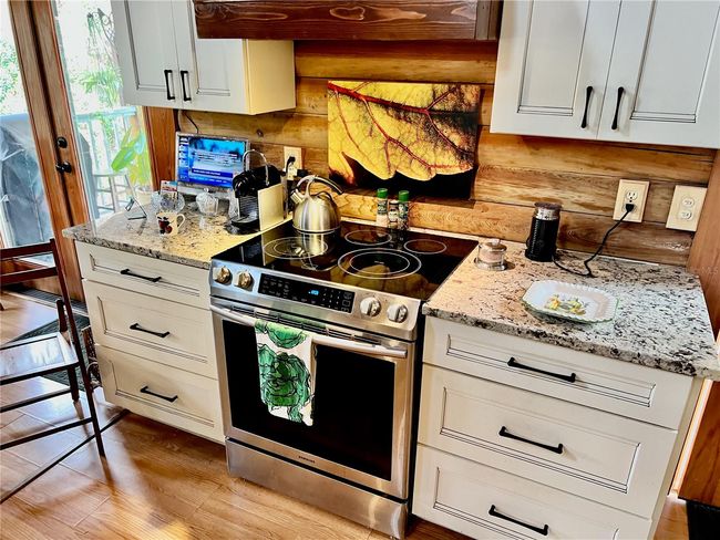 7102 Valrie Ln, House other with 3 bedrooms, 2 bathrooms and null parking in RIVERVIEW FL | Image 7