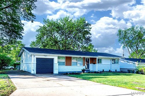 2284 Luxmore Dr, Saint Louis, MO, 63136-4522 | Card Image