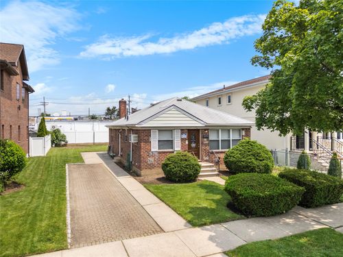 157 22nd Ave, Whitestone, NY, 11357 | Card Image