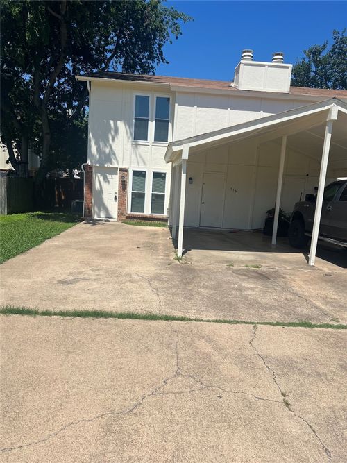 514 Norwood Cir E, Arlington, TX, 76013-7001 | Card Image