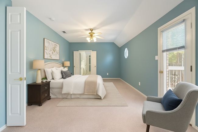 spacious upstairs master bedroom | Image 8