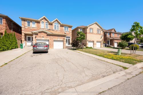 315 Comiskey Cres, Mississauga, ON, L5W0C5 | Card Image