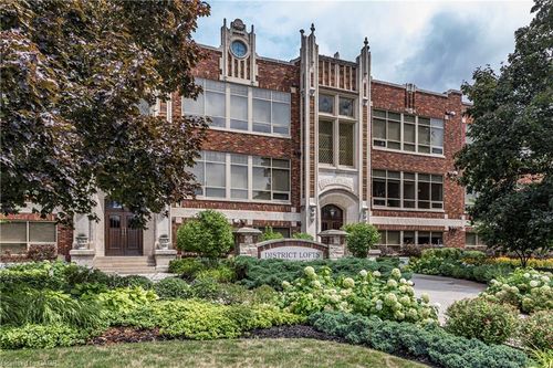 207-397 King St W, Dundas, ON, L9H1W9 | Card Image