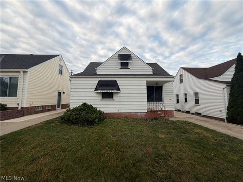 11509 Chester Rd, Garfield Heights, OH, 44125-3513 | Card Image