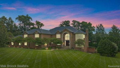 30480 Oakleaf Lane, Home with 6 bedrooms, 5 bathrooms and null parking in Franklin Vlg MI | Image 2