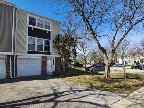 2011 Farnham Ct, Schaumburg, IL, 60194-2215 | Card Image