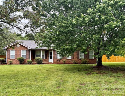 2809 Faircroft Way, Monroe, NC, 28110-8837 | Card Image