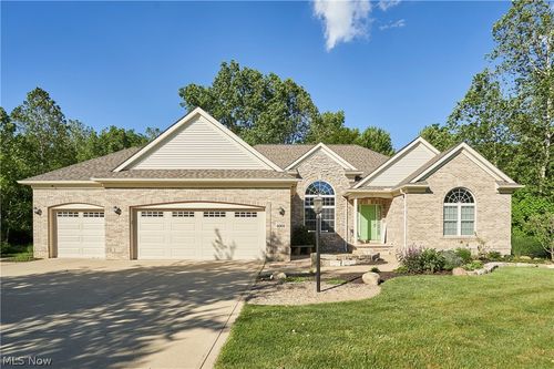 4068 Forest Run Cir, Medina, OH, 44256-6444 | Card Image