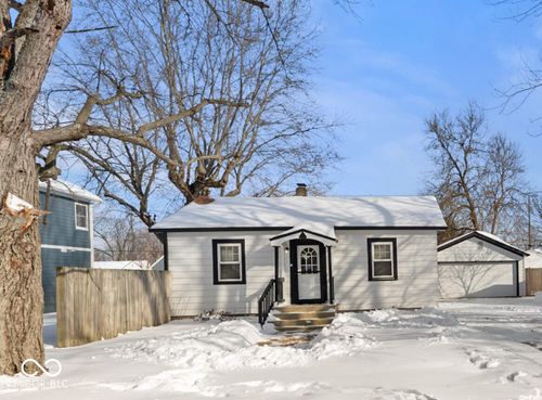 77 S Tresslar Ave, Bargersville, IN, 46106-9767 | Card Image