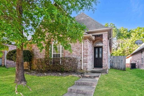 6967 Parkbrook Ln, Cordova, TN, 38018-7935 | Card Image