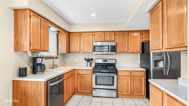 APT-302 - 457 Valley Dr, Condo with 2 bedrooms, 2 bathrooms and 2 parking in Naperville IL | Image 9