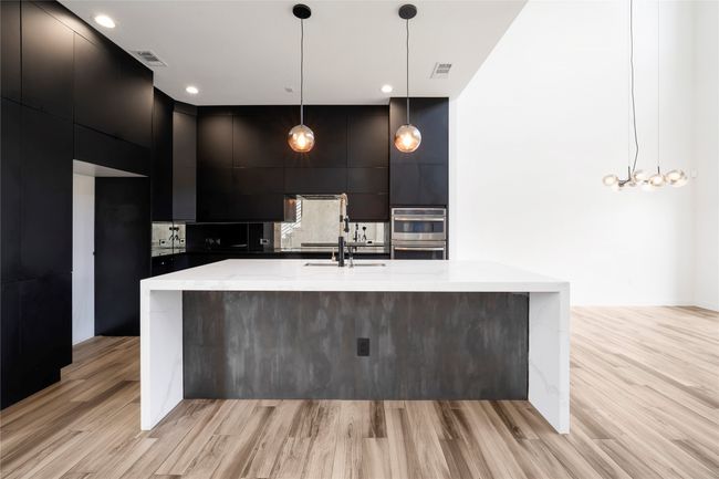 8356 Fairview Dr, House other with 4 bedrooms, 3 bathrooms and null parking in Frisco TX | Image 4