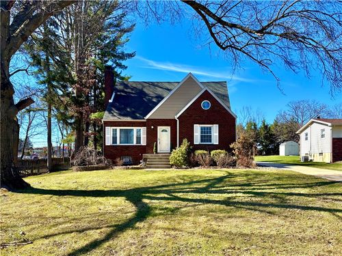 113 Briercliff Dr, Beaver Falls, PA, 15010-1328 | Card Image