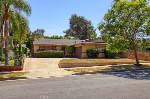 13601 Simshaw Ave, Sylmar, CA, 91342-3327 | Card Image