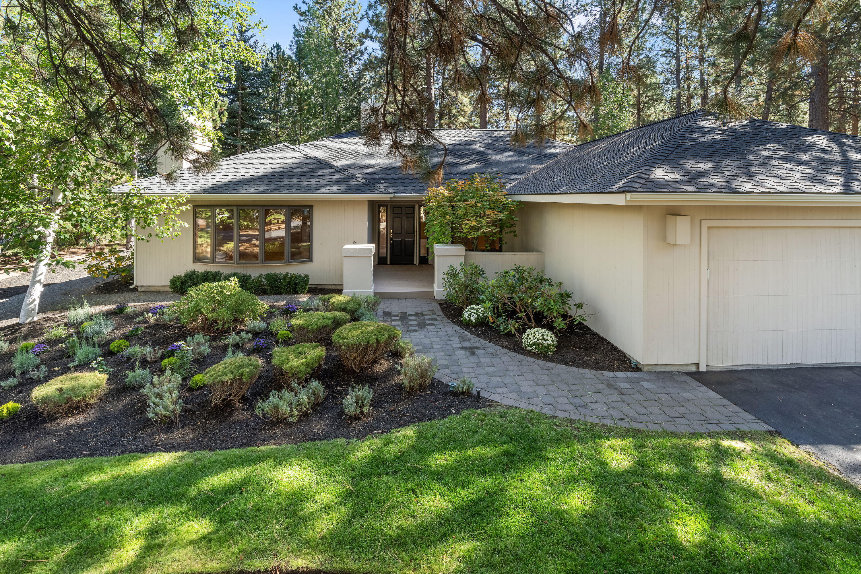Sunshine Way, Bend, OR 97702