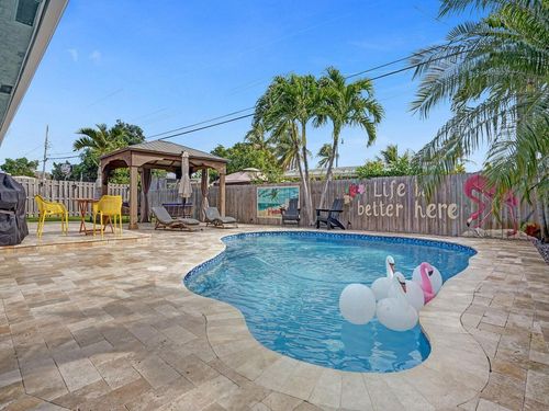 2750 Ne 10th Ave, Pompano Beach, FL, 33064-6302 | Card Image