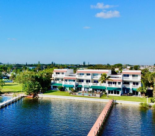 324 N Lake Dr, Lantana, FL, 33462-2960 | Card Image