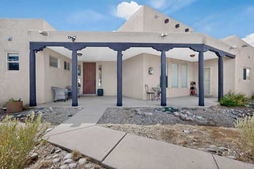 3 Sandia Mountain Ranch Dr, Tijeras, NM, 87059-7360 | Card Image