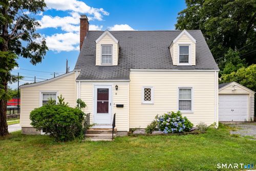 8 Georgiana St, New London, CT, 06320-3706 | Card Image