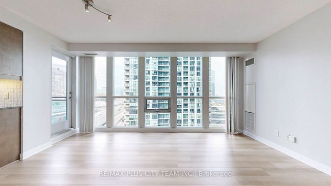 1305 - 18 Harbour St, Condo with 2 bedrooms, 2 bathrooms and 1 parking in Toronto ON | Image 4