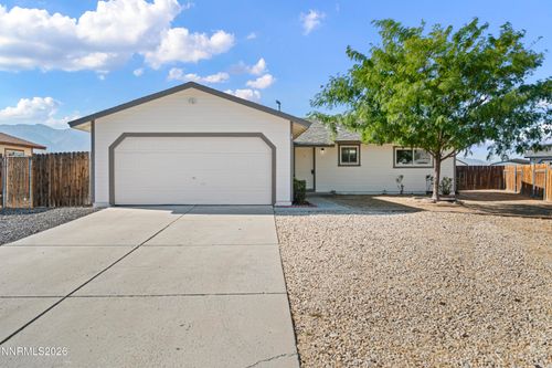 517 Yellow Jacket Rd, Dayton, NV, 89403-8081 | Card Image