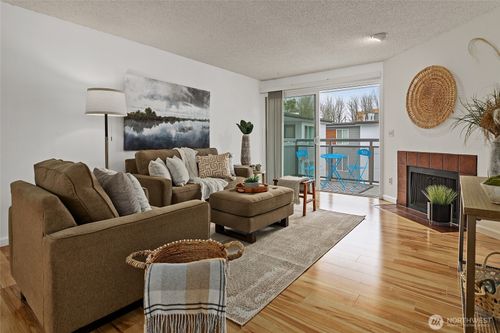 406-10501 8th Ave Ne, Seattle, WA, 98125-7242 | Card Image