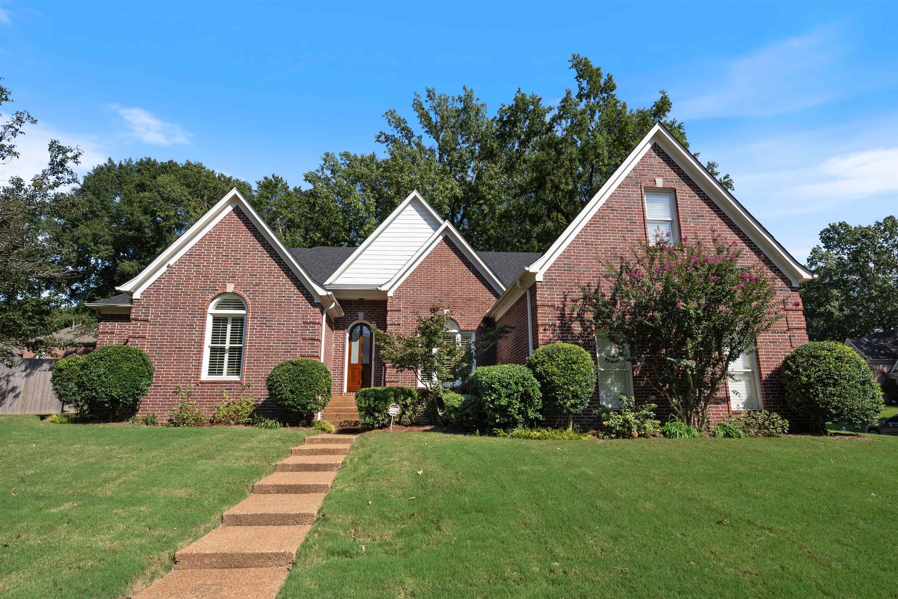 Onita Dr, Bartlett, TN 38002