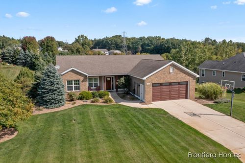 311 Indian Blfs Ne, Sparta, MI, 49345-8495 | Card Image