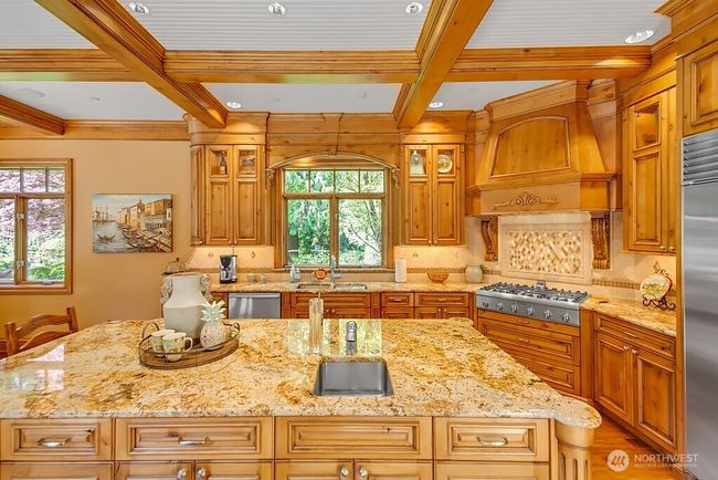 11211 Wachusett Road, House other with 5 bedrooms, 7 bathrooms and 14 parking in Woodway WA | Image 10