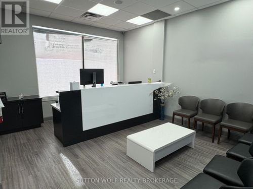 323 Caradoc St S, Strathroy, ON, N7G2P3 | Card Image