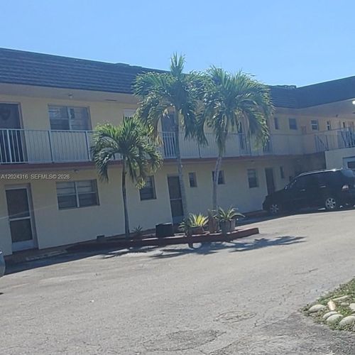 2323-19305 Ne 2nd Ave, Miami, FL, 33179-3278 | Card Image