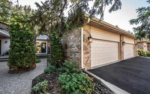 7709 Pondwood Dr, Edina, MN, 55439-2764 | Card Image