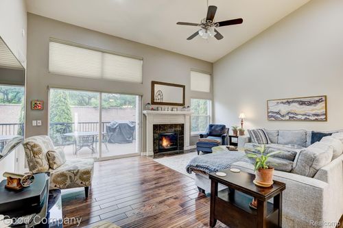 4361 Bennett Park Cir, Troy, MI, 48085-5729 | Card Image