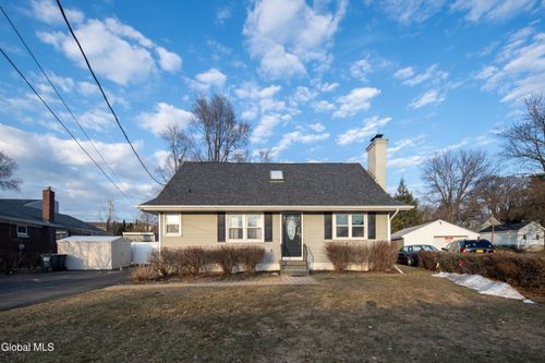 48 Quincy St, Colonie, NY, 12205-3447 | Card Image