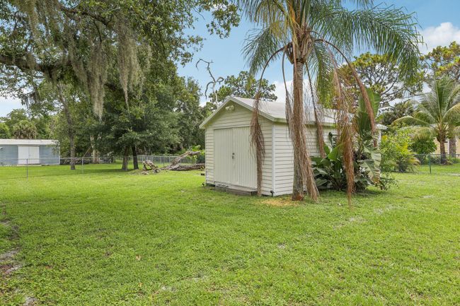 9830 Oak Trl, House other with 3 bedrooms, 3 bathrooms and null parking in Sebastian FL | Image 17