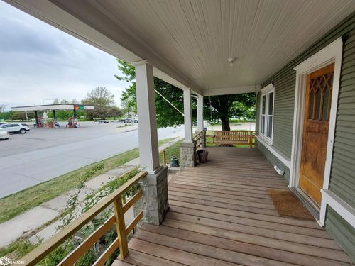107 W Oak St, Red Oak, IA, 51566-1430 | Card Image