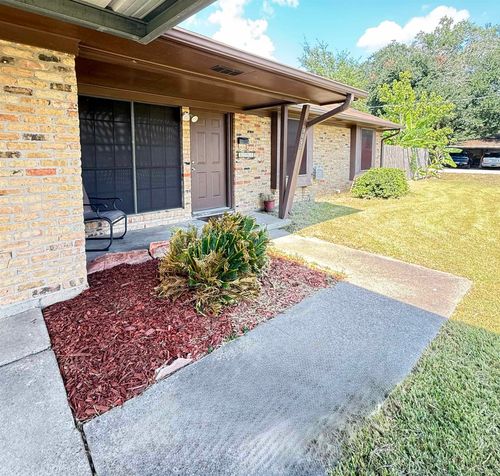 9050 Shepherd Dr, Beaumont, TX, 77707-1232 | Card Image