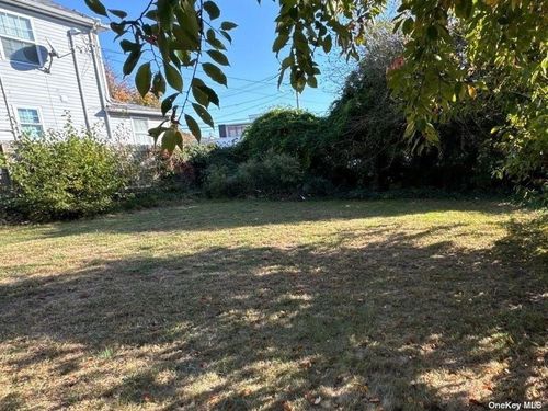 110 Cedar Rd, Inwood, NY, 11096-1138 | Card Image