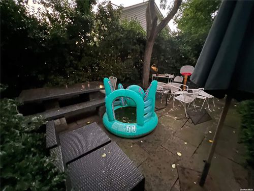 75 Garden City Ave, Point Lookout, NY, 11569-3002 | Card Image