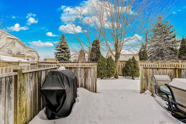 164 Dixon Dr, House other with 4 bedrooms, 3 bathrooms and 2 parking in Milton ON | Image 37