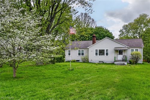 1389 Eastview Dr, Salem, OH, 44460-1229 | Card Image