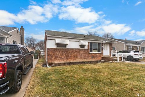 15110 Drake St, Southgate, MI, 48195-3247 | Card Image