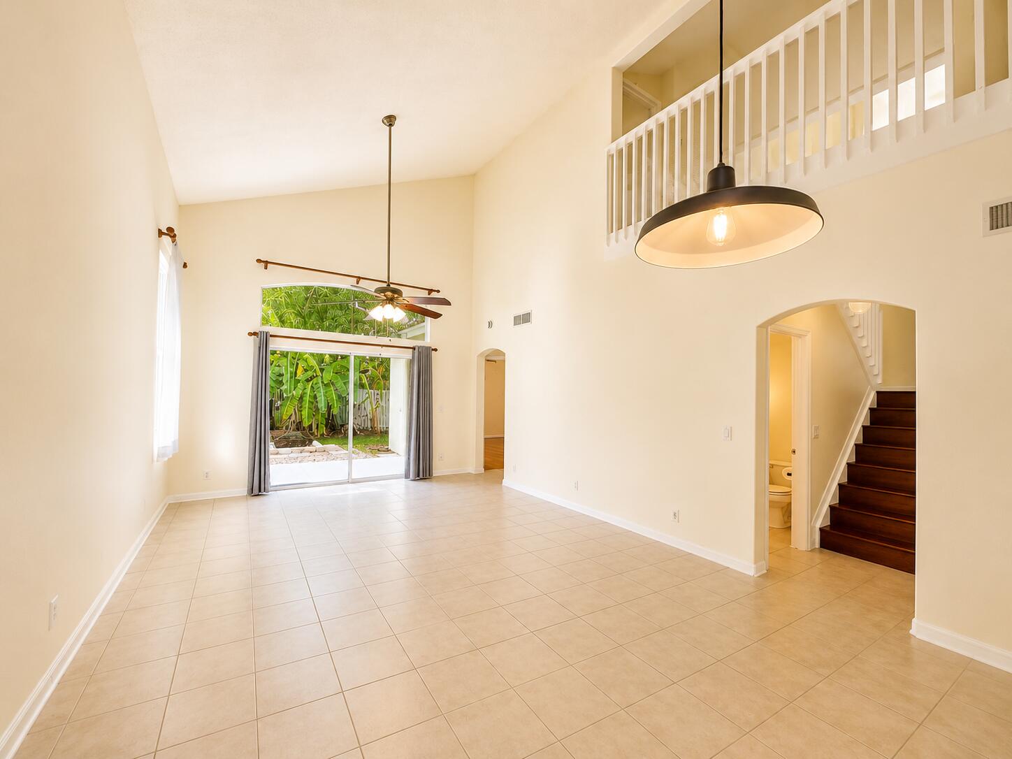 Residential Lease in Lake Worth 5