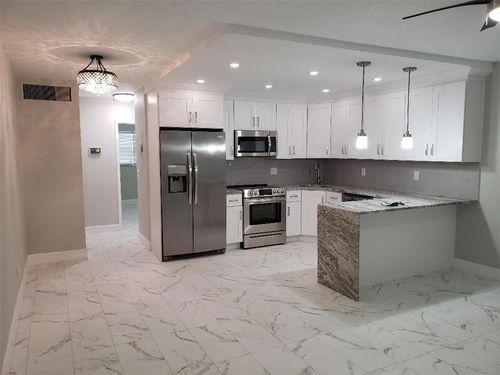 a211-5201 Ne 24th Ter, Fort Lauderdale, FL, 33308-3965 | Card Image