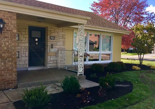 6185 Keating Ave, Chicago, IL, 60646-4903 | Card Image