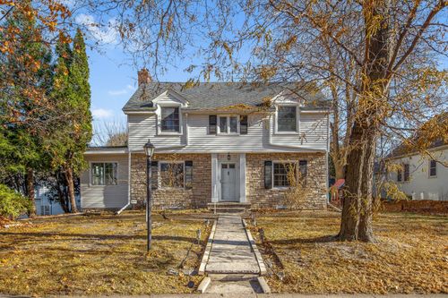 2732 Zenith Ave N, Robbinsdale, MN, 55422-5414 | Card Image